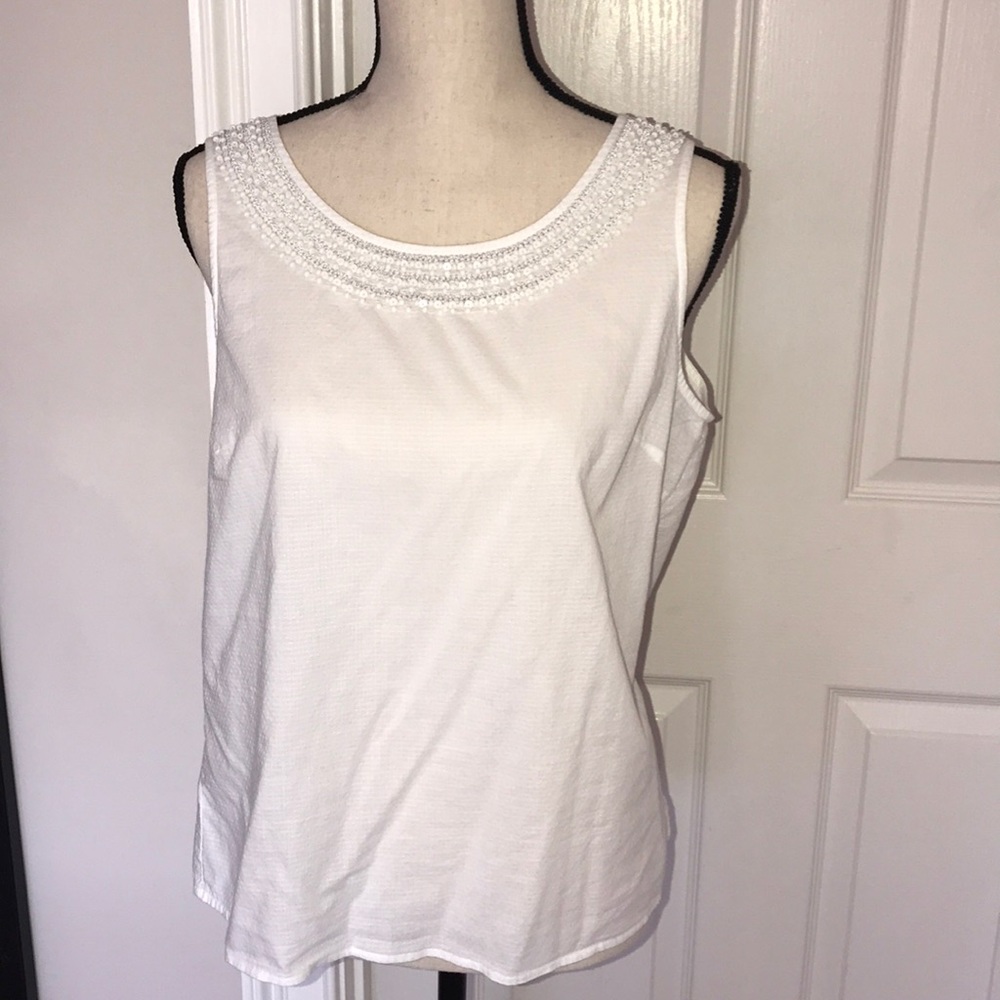 Loft decorative sleeveless shirt